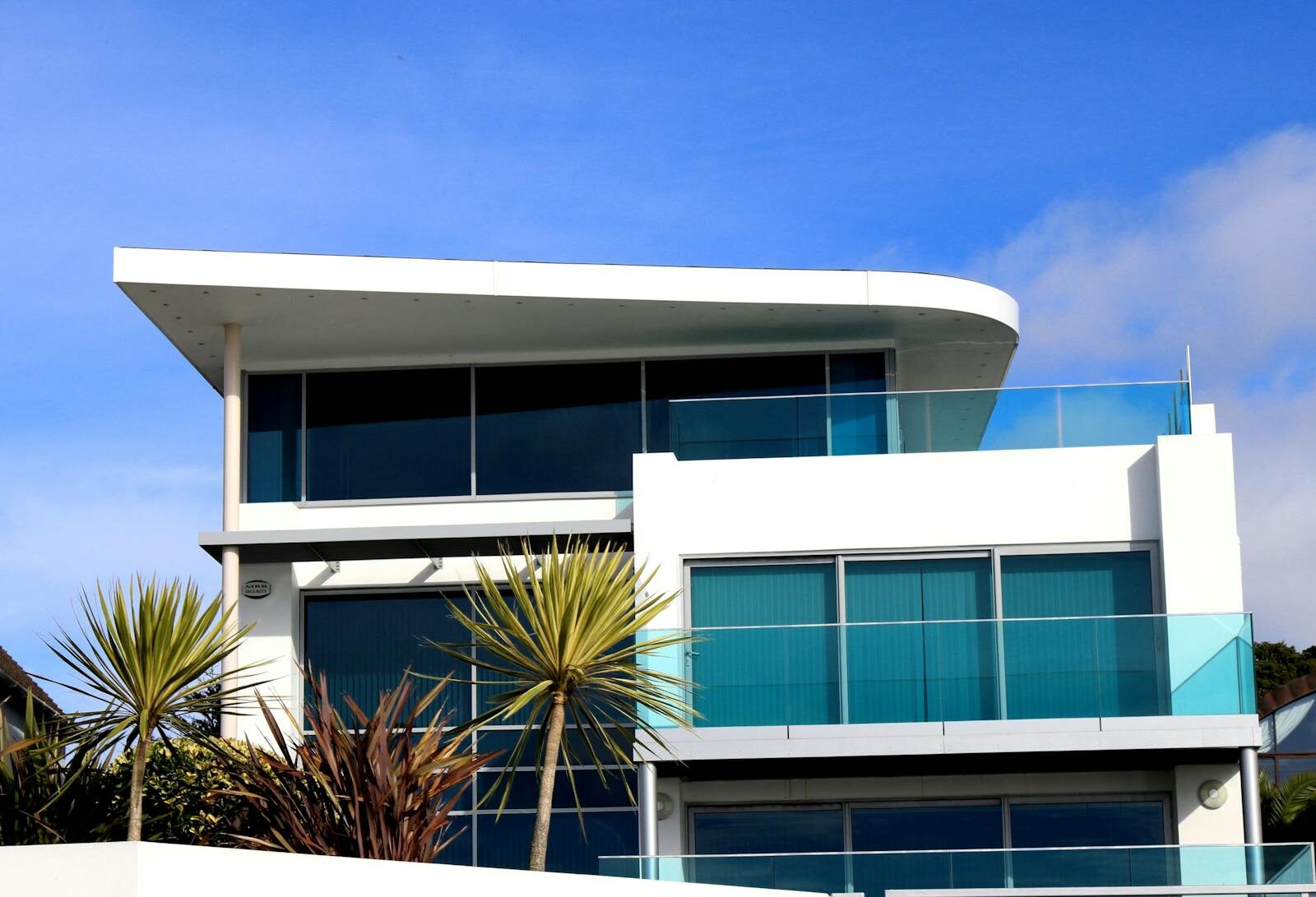 window cleaning in south surrey white rock ocean park crescent beach